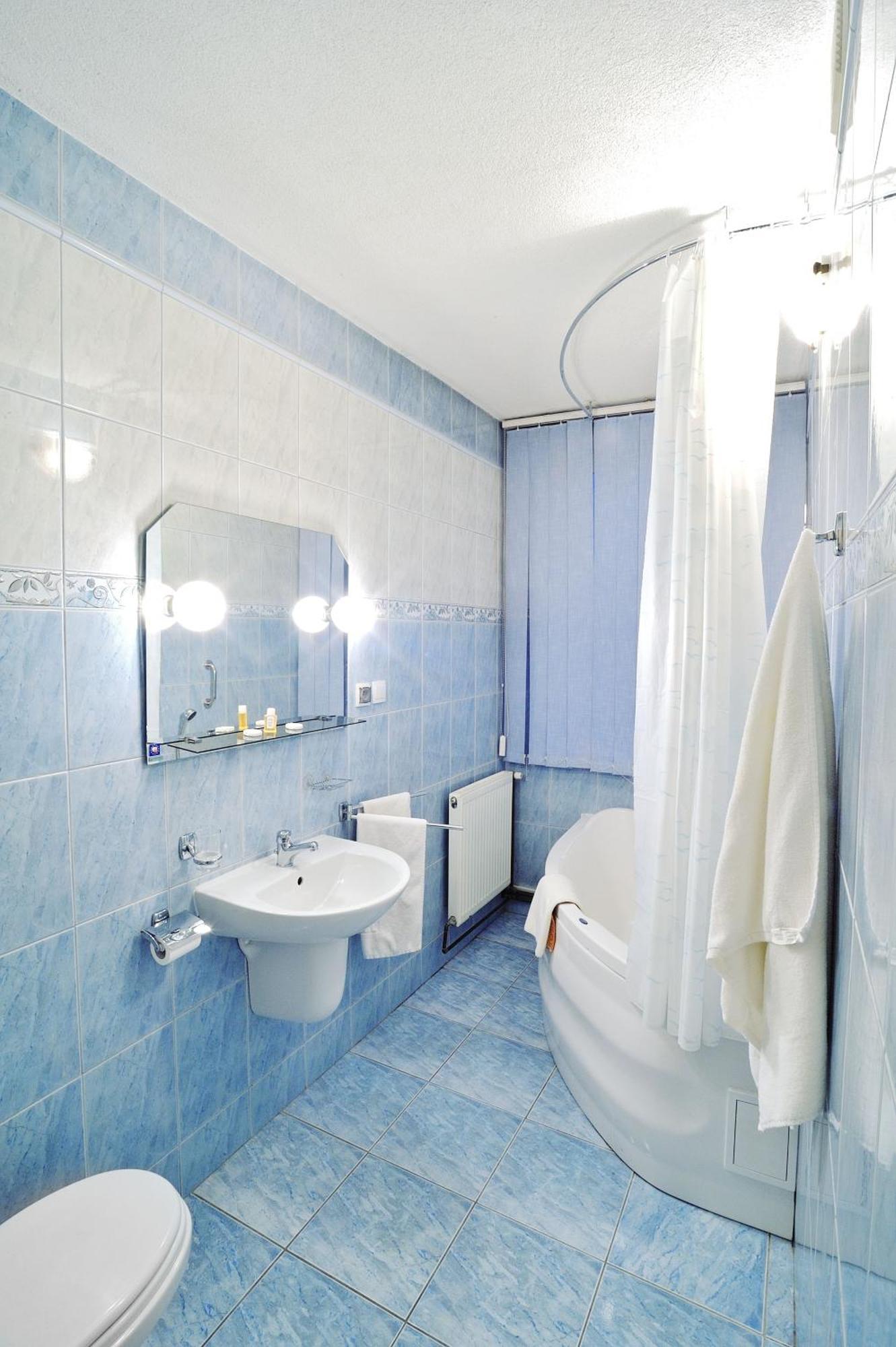 Hotel Restauracja Twist Krosno Bagian luar foto