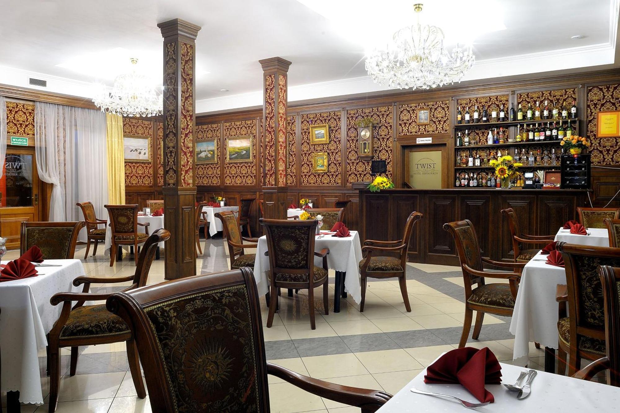 Hotel Restauracja Twist Krosno Bagian luar foto