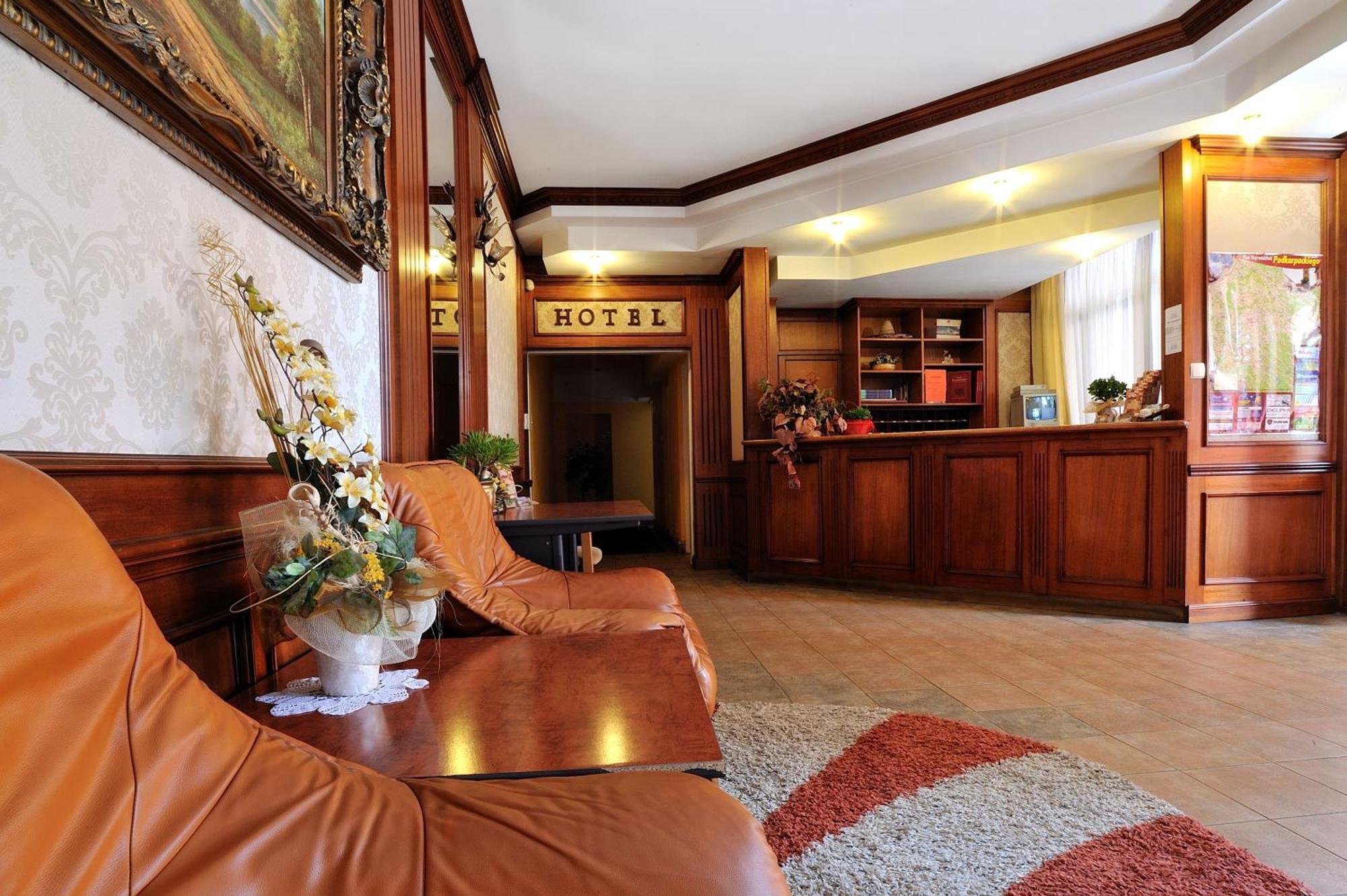 Hotel Restauracja Twist Krosno Bagian luar foto